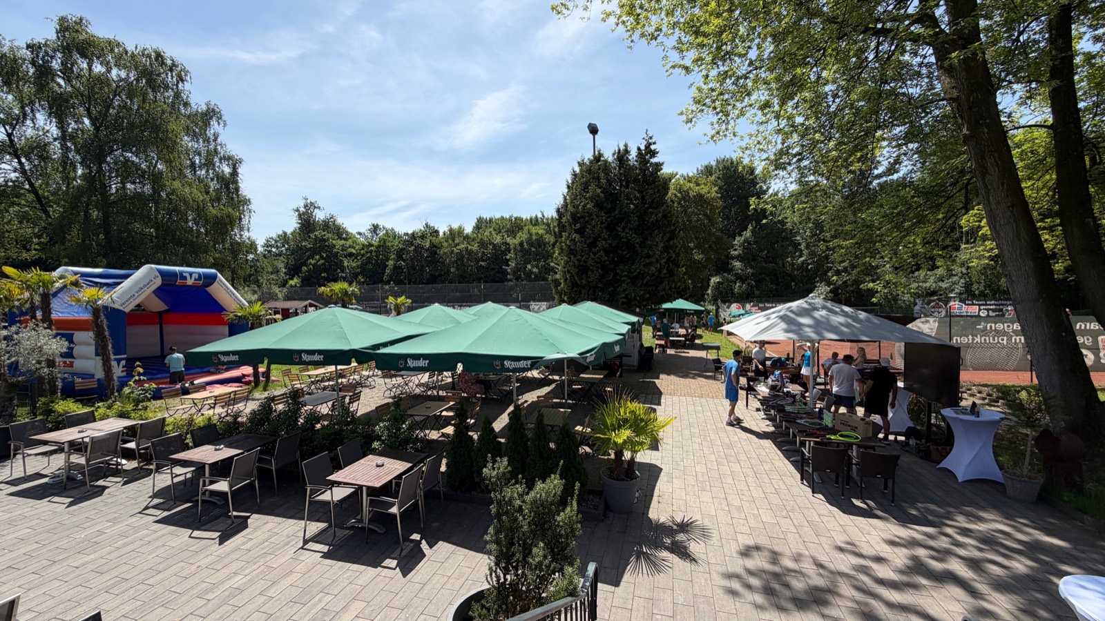 Biergarten und Terrasse